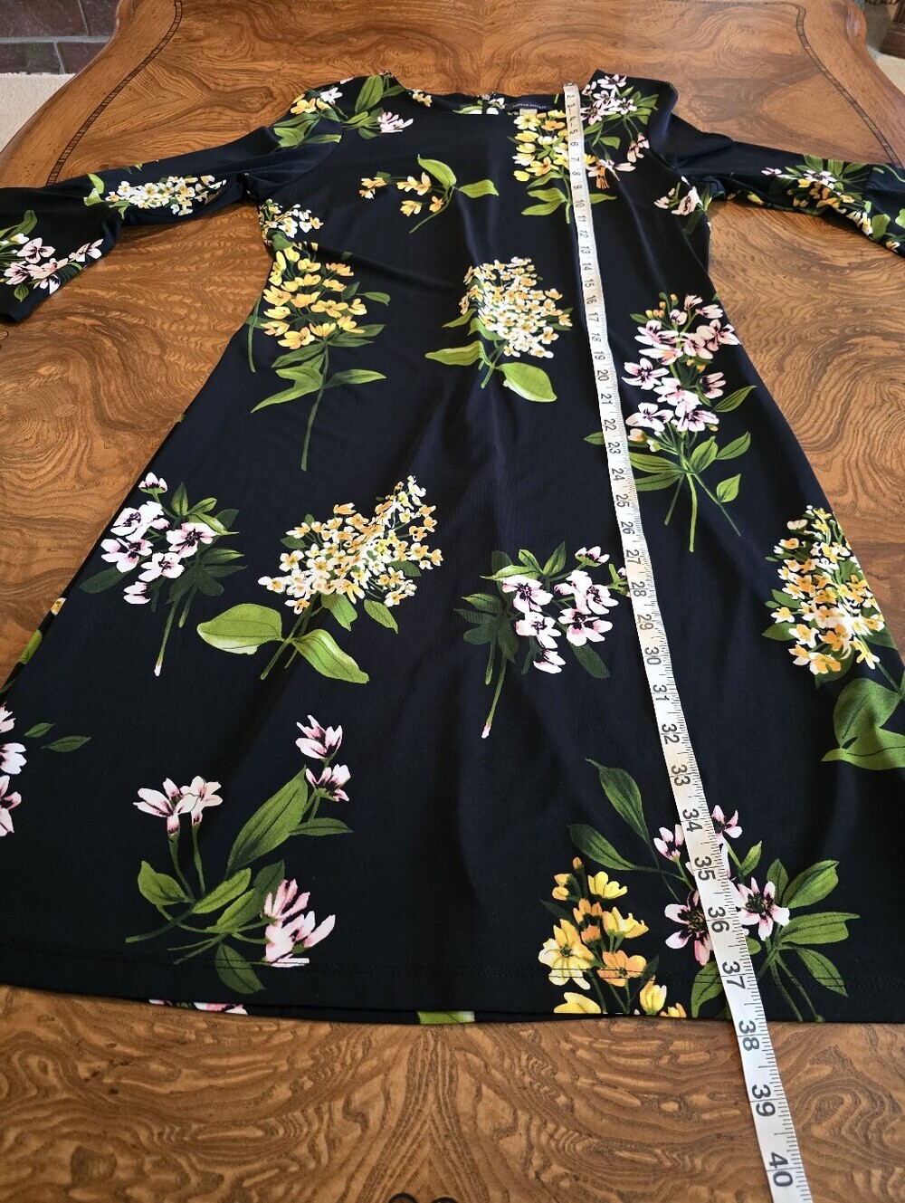 Tommy Hilfiger Black Floral Print Bell Sleeve Shift Dress Womens size 8 - Picture 8 of 8